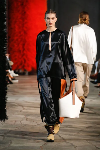 Look 12